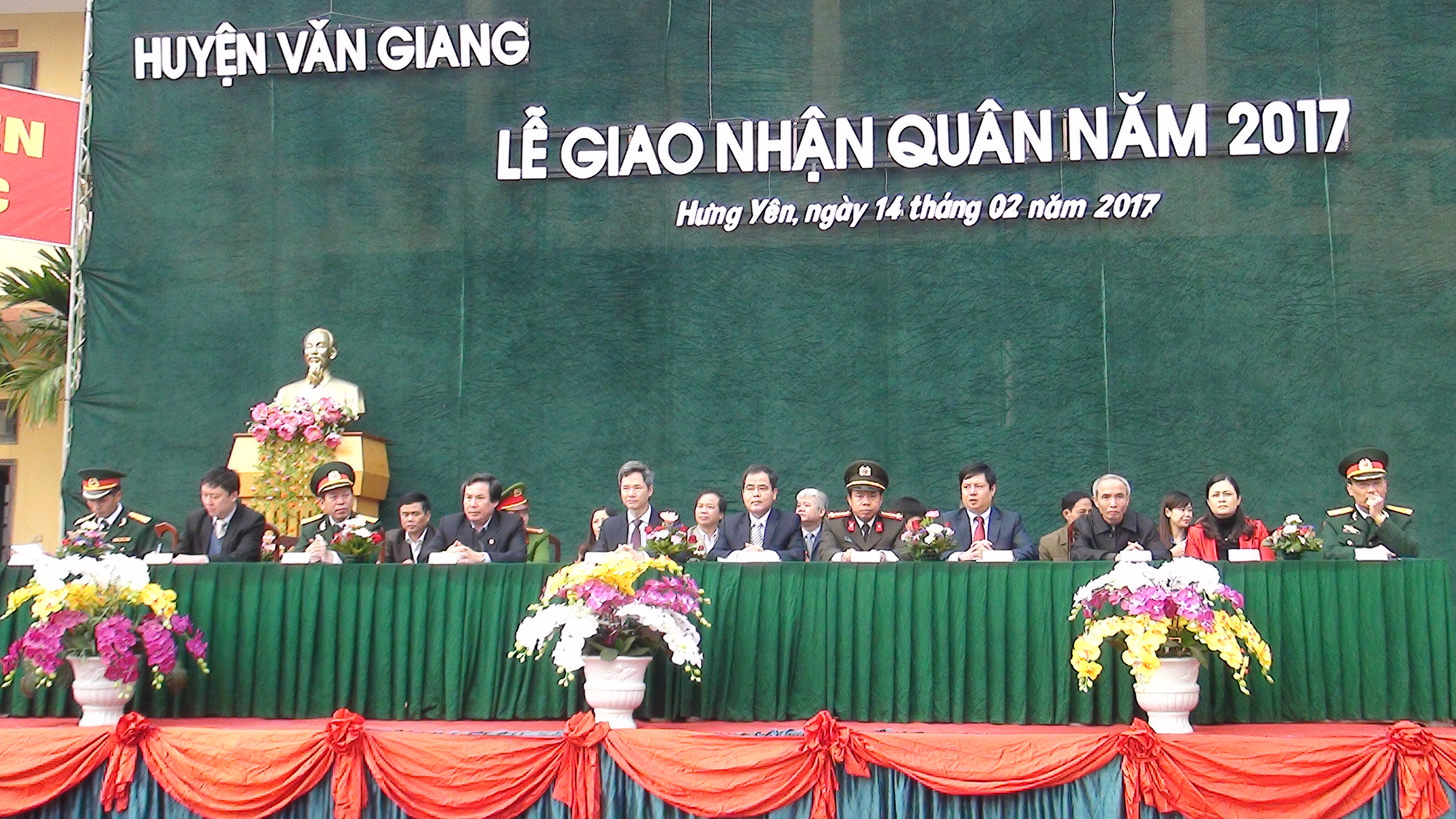   Huyện Văn Giang tổ chức lễ giao nhận quân năm 2017