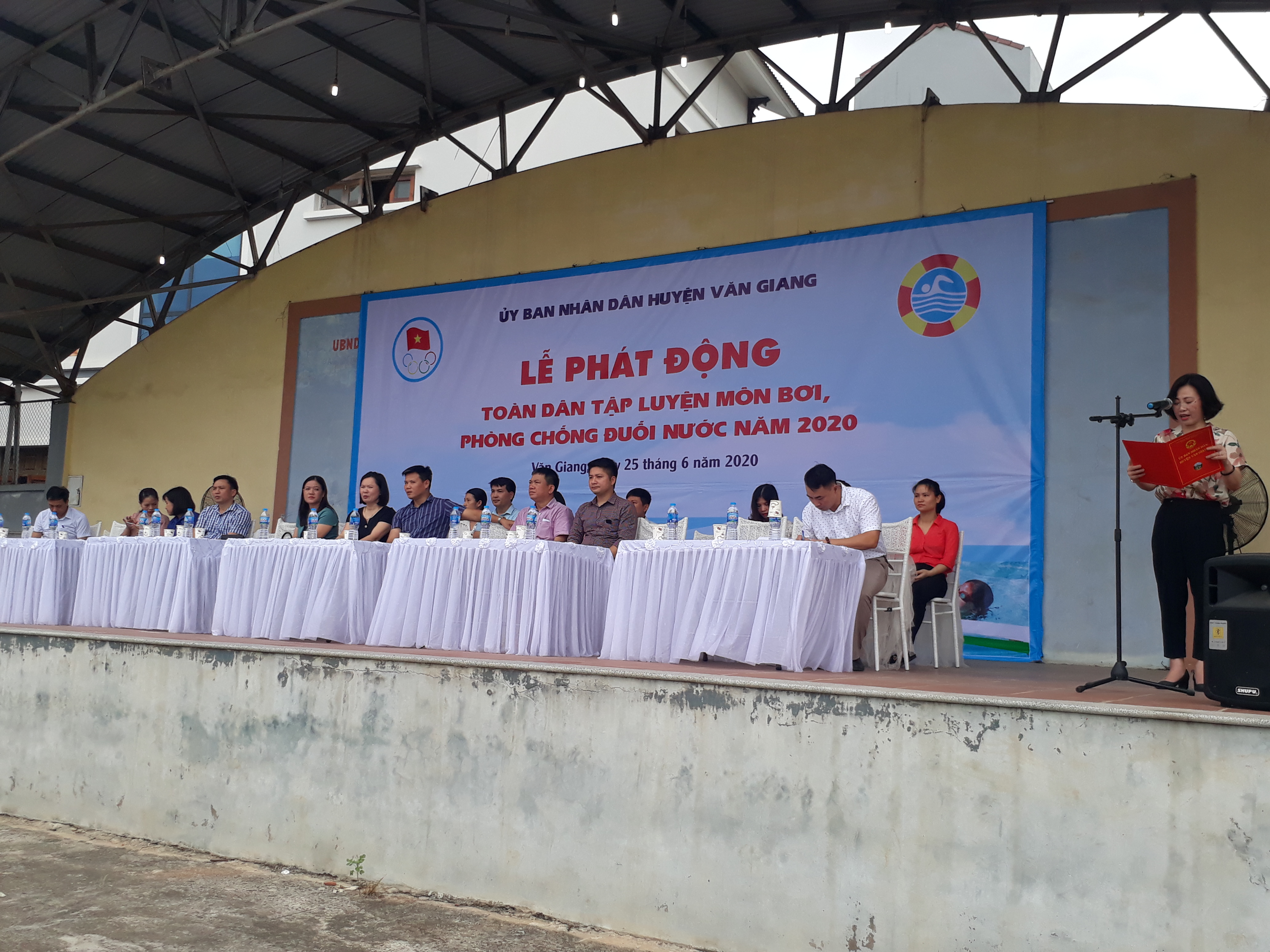   Văn Giang: Tổ chức lễ phát động “Toàn dân tập luyện môn bơi phòng chống đuối nước”