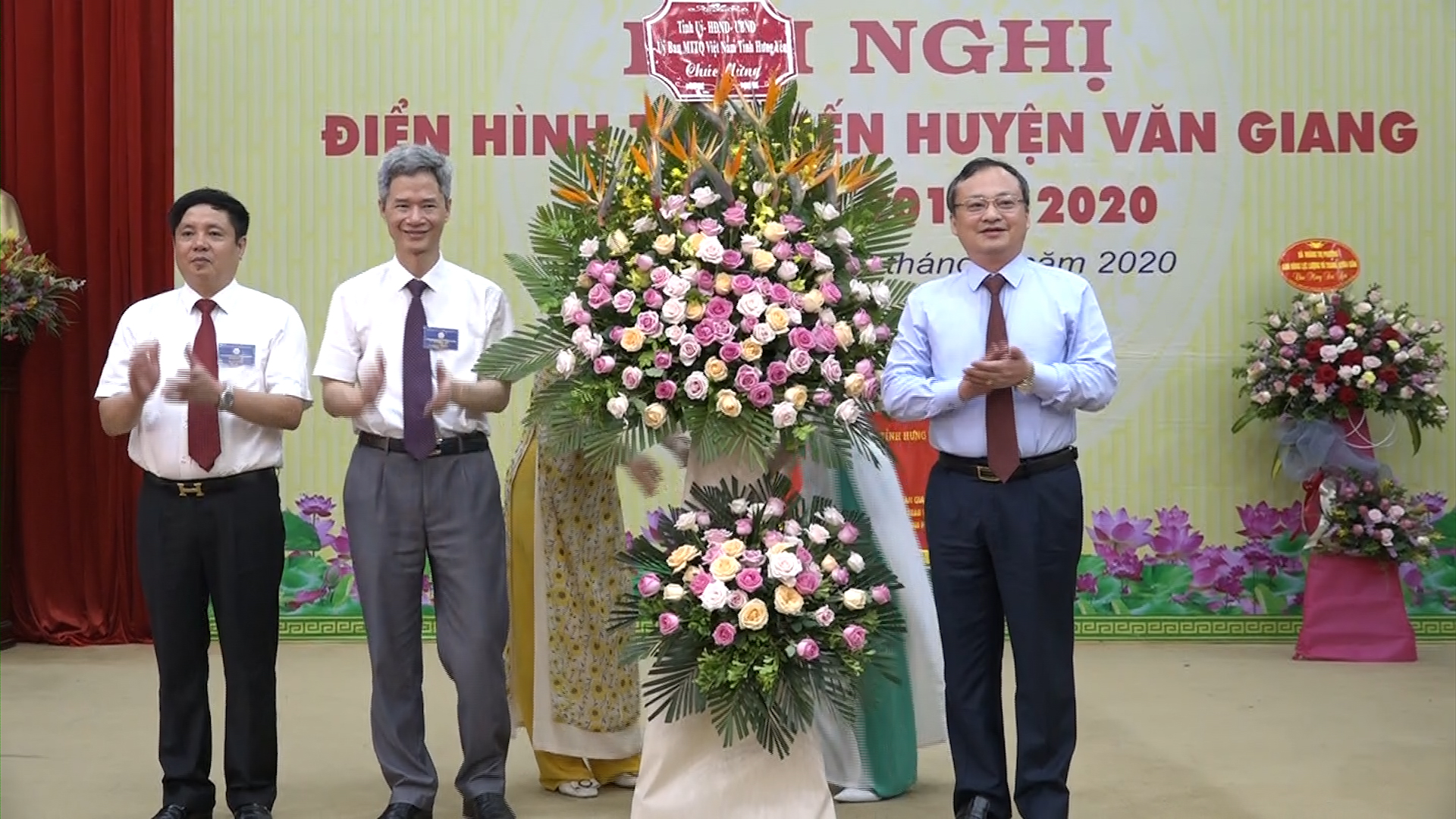   Tuyên dương điển hình tiên tiến huyện Văn Giang, giai đoạn 2015 - 2020