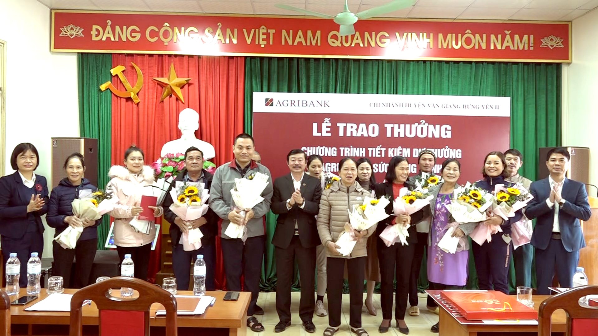   Agribank chi nhánh Văn Giang trao giải thưởng chương trình tiết kiệm dự thưởng “Sức sống xanh”