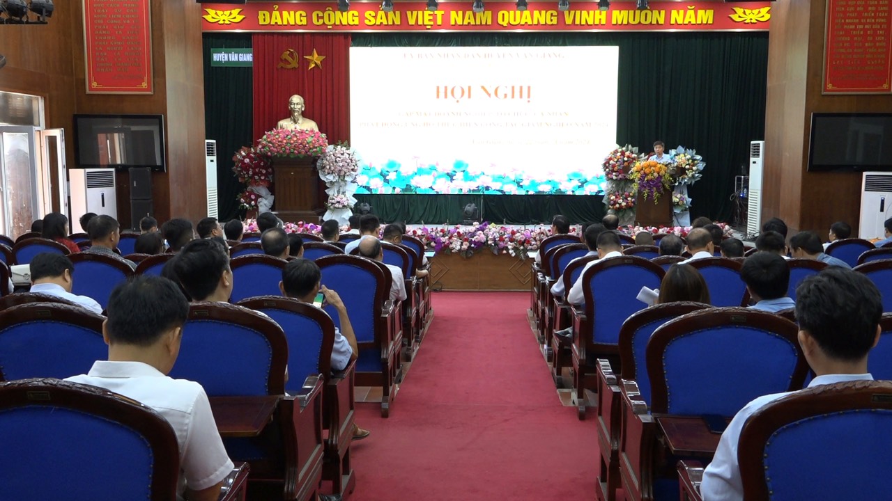   Văn Giang gặp mặt doanh nghiệp, tổ chức, cá nhân phát động ủng hộ thực hiện công tác giảm nghèo năm 2024