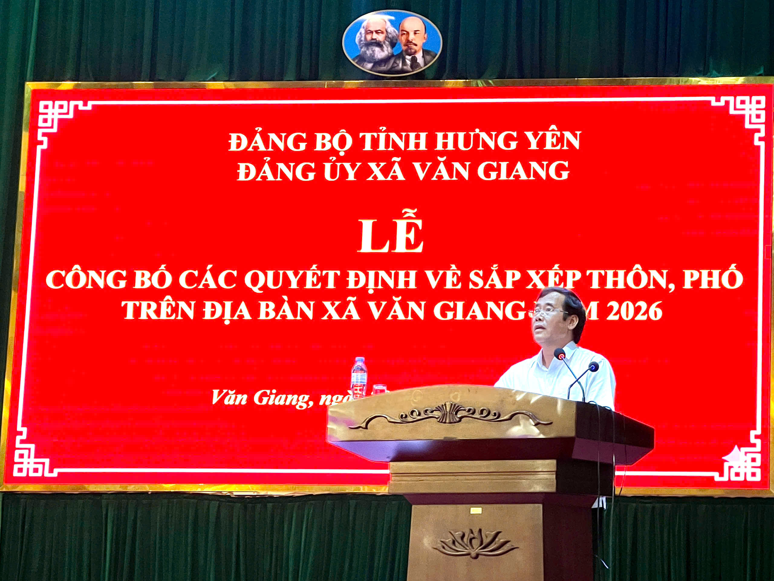 Sáng ngày 29/6, Đảng ủy xã Văn Giang tổ chức Lễ công bố các Quyết định về sắp xếp thôn, phố trên địa bàn năm 2026.