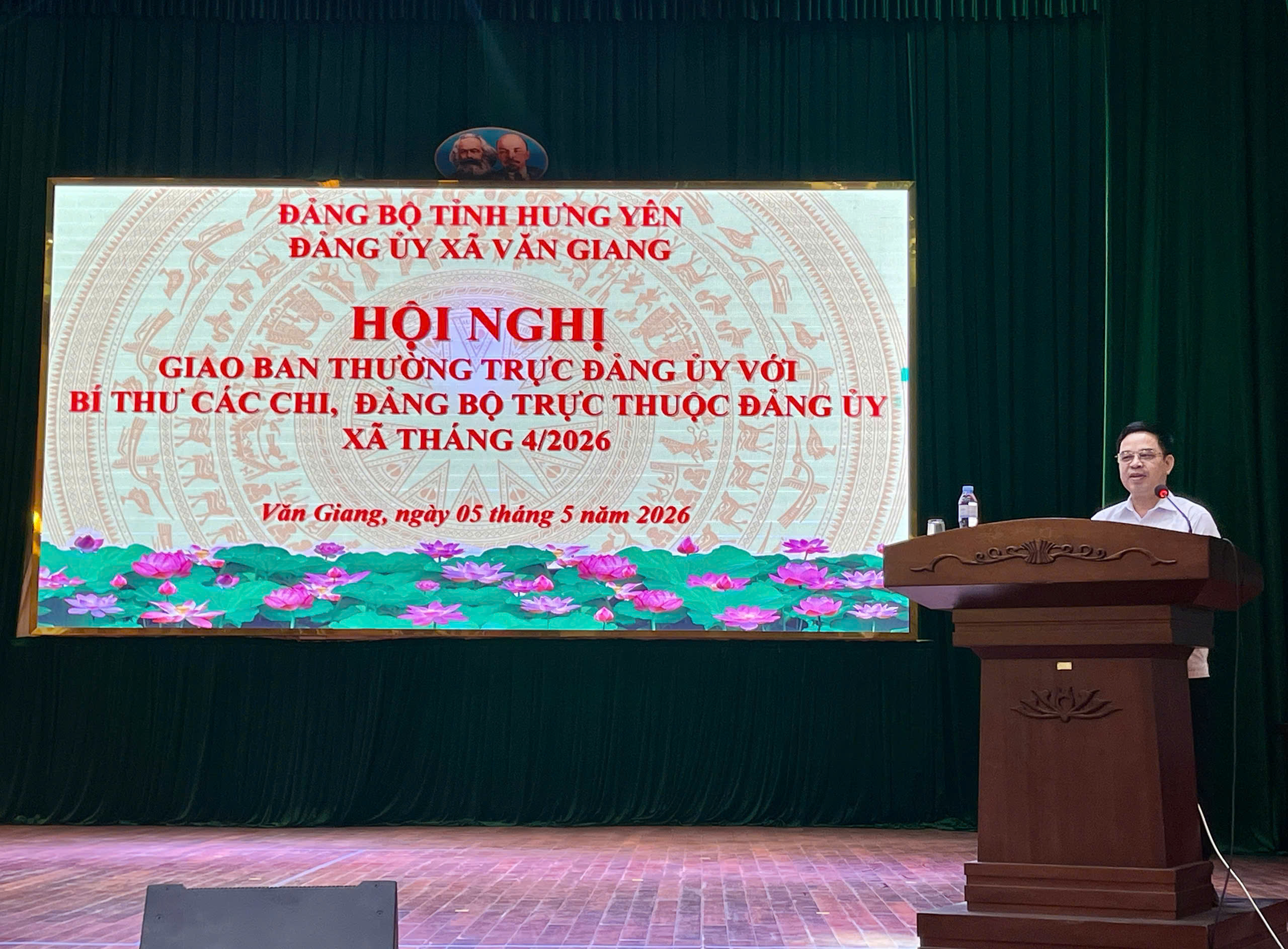 Giao ban thường trực Đảng ủy với Bí thư các Chi, Đảng bộ trực thuộc Đảng ủy xã tháng 4/2026