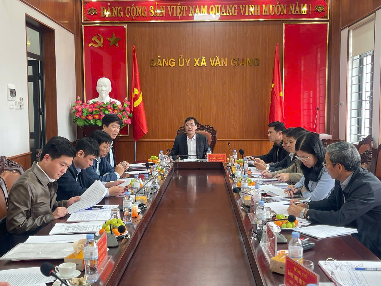 Ban thường vụ Đảng ủy xã Văn Giang kiểm điểm tập thể và  cá nhân lãnh đạo quản lý năm 2025