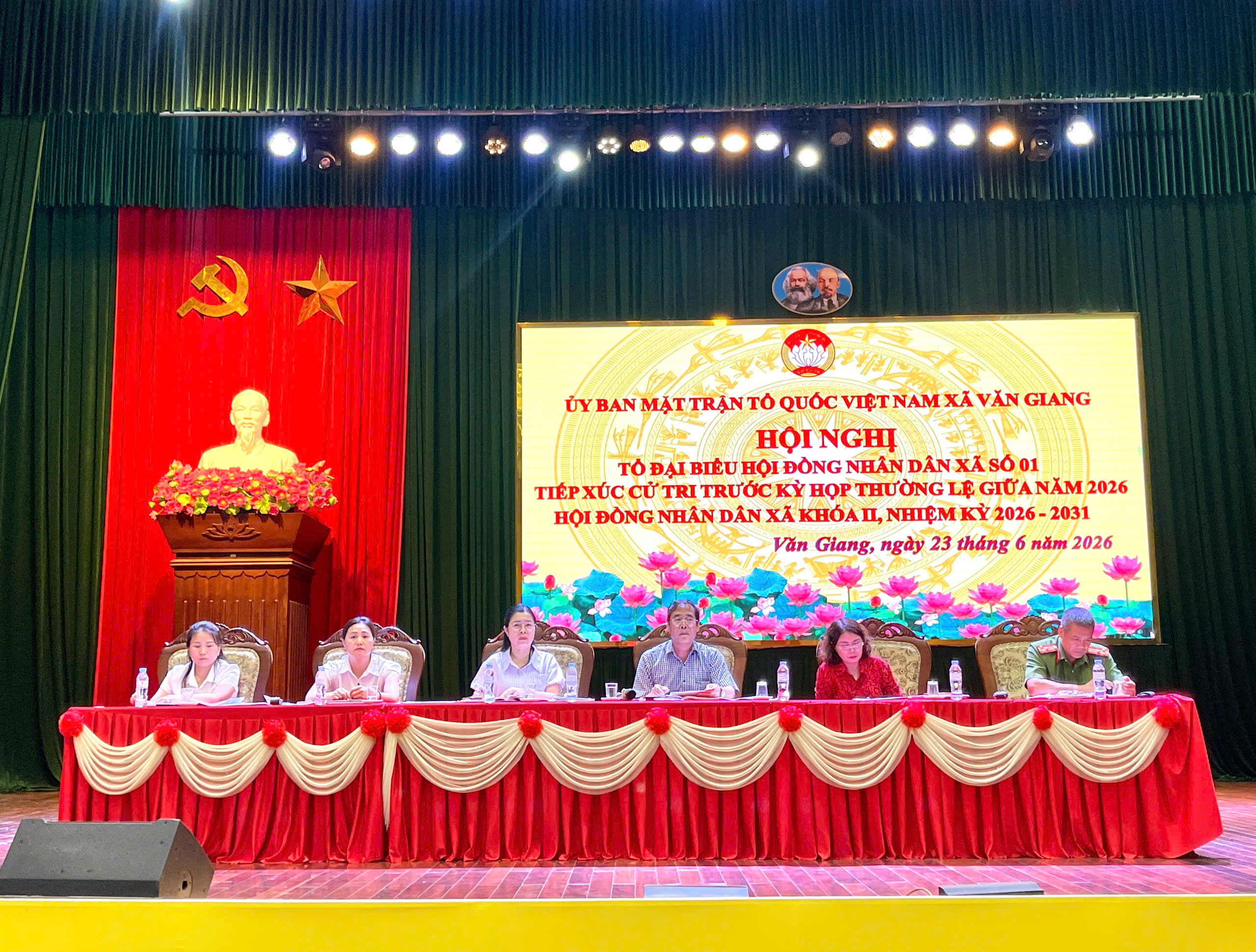 Đại biểu HĐND xã Văn Giang tiếp xúc cử tri  trước kỳ họp thường lệ giữa năm 2026