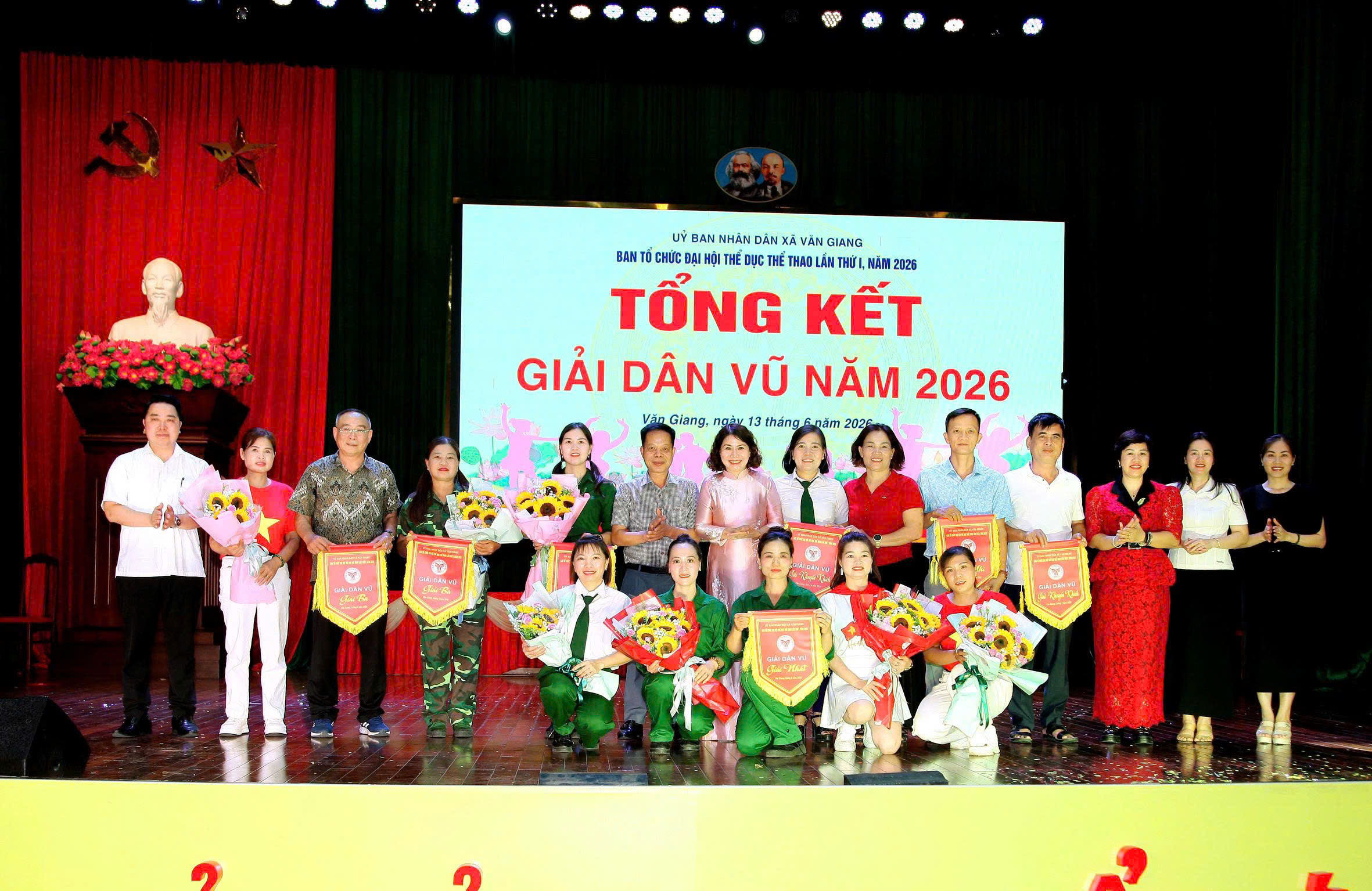 Khai mạc giải Dân vũ xã Văn Giang năm 2026