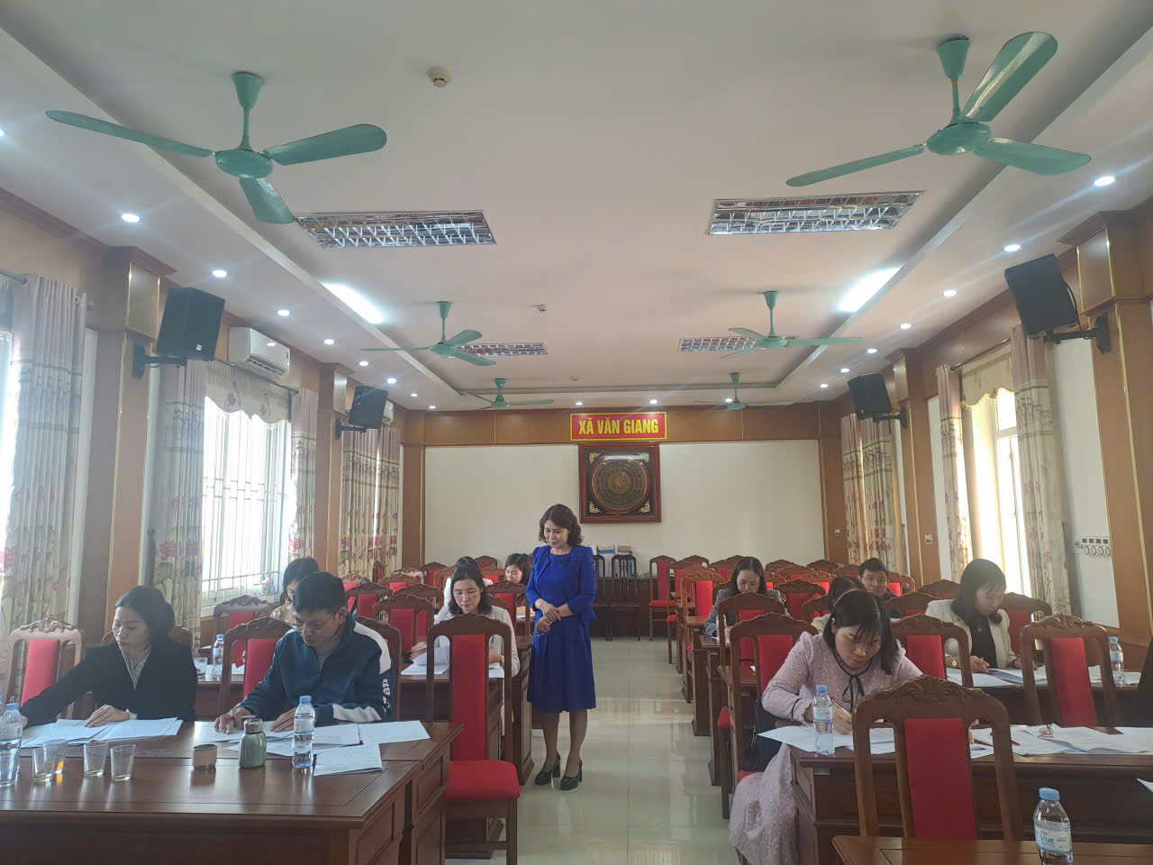 UBND xã Văn Giang đã tổ chức thi chọn học sinh giỏi lớp 9.