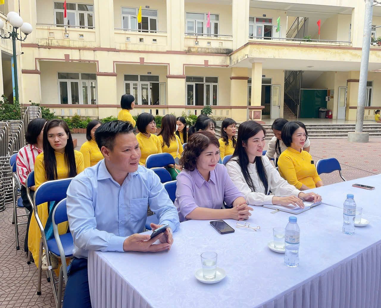 Tuyên truyền về quyền, bổn phận của trẻ em; kỹ năng phòng, chống xâm hại và phòng chống tai nạn thương tích trẻ em  tại trường Tiểu học Liên Nghĩa và Tiểu học Văn Giang