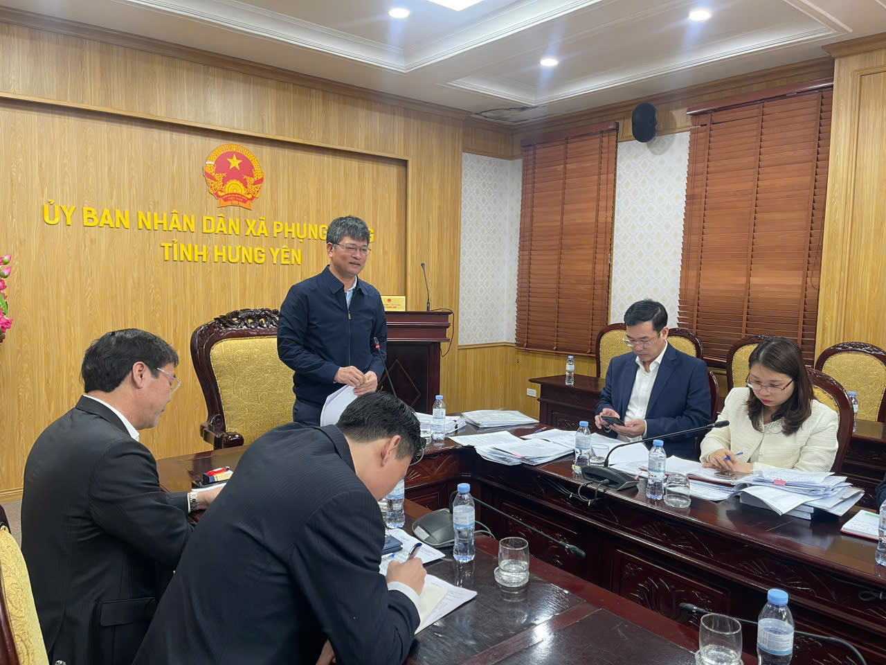 Đoàn kiểm tra số 1 của Ủy ban bầu cử tỉnh kiểm tra, giám sát công tác bầu cử  4 xã Văn Giang, Phụng Công, Nghĩa Trụ và Mễ Sở